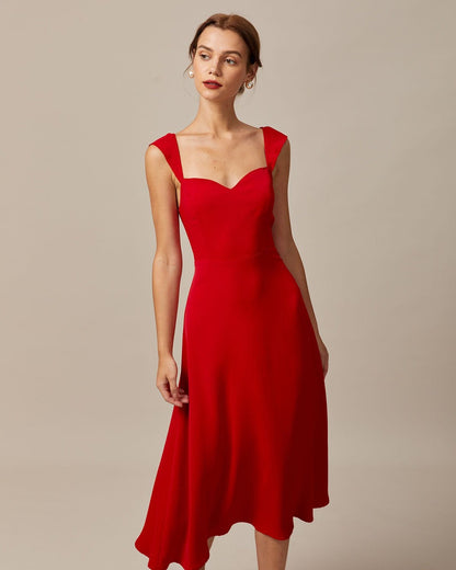 De rode midi-jurk met sweetheart-hals en capmouwtjes